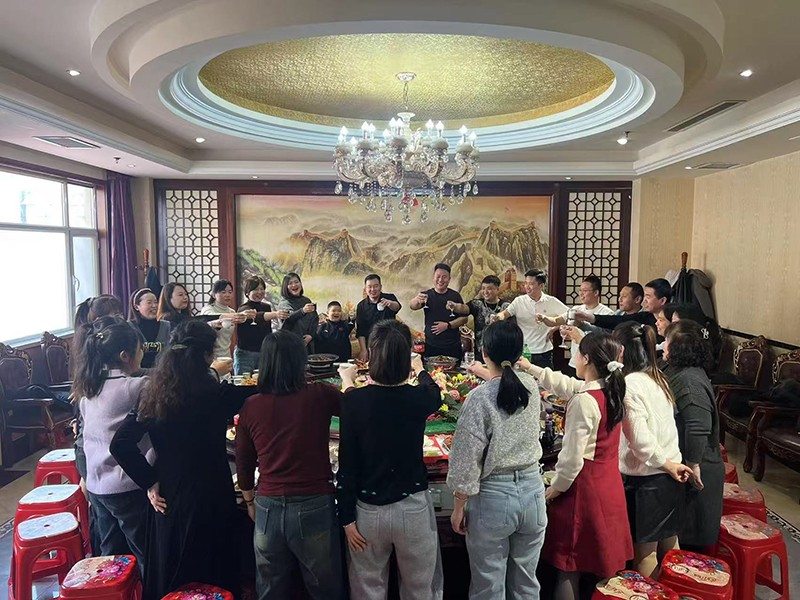 20250123 春节公司年会-会餐-上传.jpg