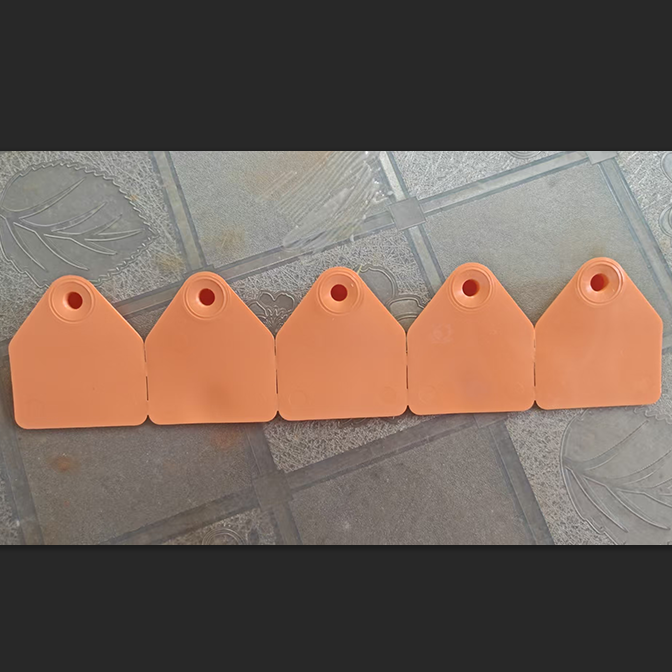 Medium-sized sealed shovel-shaped five-piece ear tags